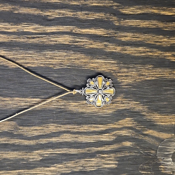 Ventage Celtic Silver and Yellow Pendant On A Adjustable Necklace - Picture 2 of 4